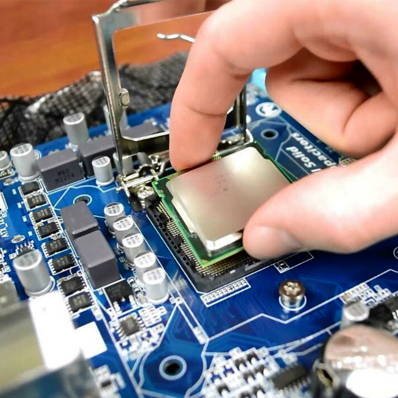 Montaj Procesor și Cooler